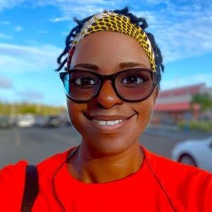 Meet your Posher, Carla